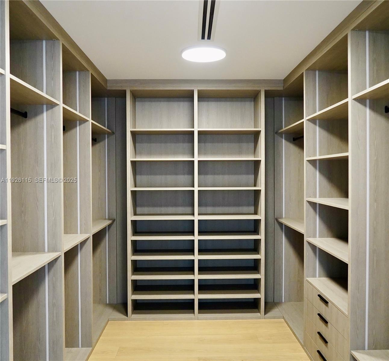 1041 N Venetian Dr Miami, FL 33139