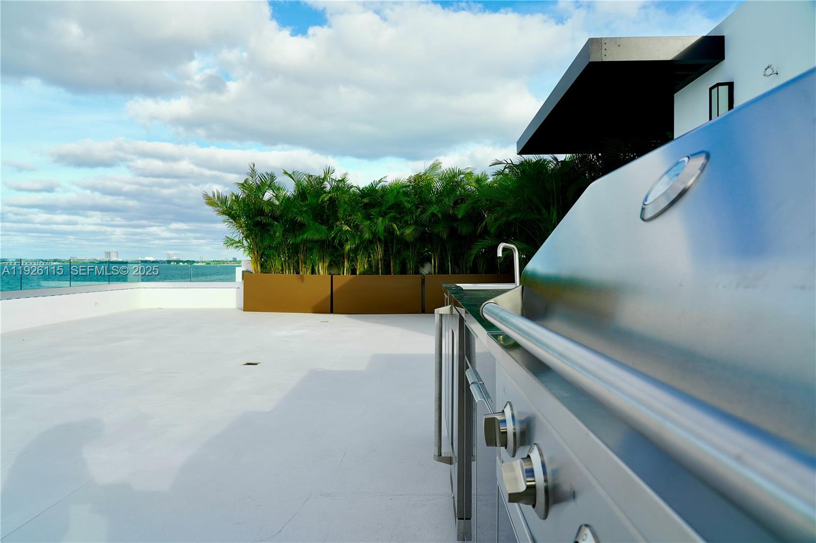 1041 N Venetian Dr Miami, FL 33139