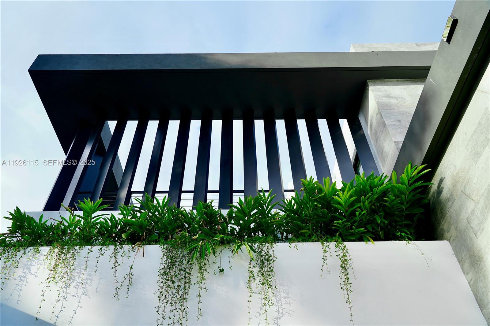 1041 N Venetian Dr Miami, FL 33139