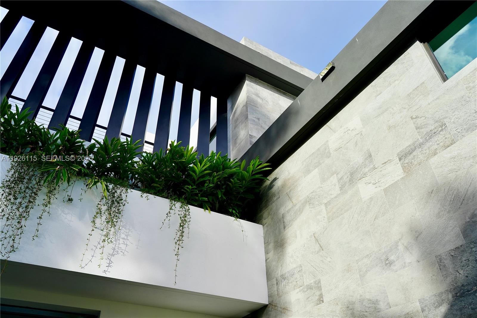 1041 N Venetian Dr Miami, FL 33139