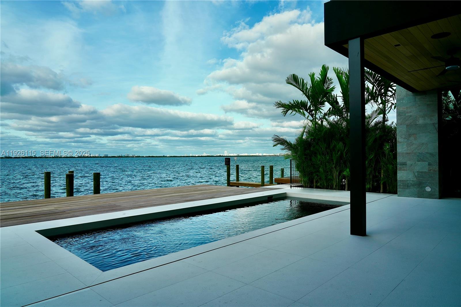 1041 N Venetian Dr Miami, FL 33139