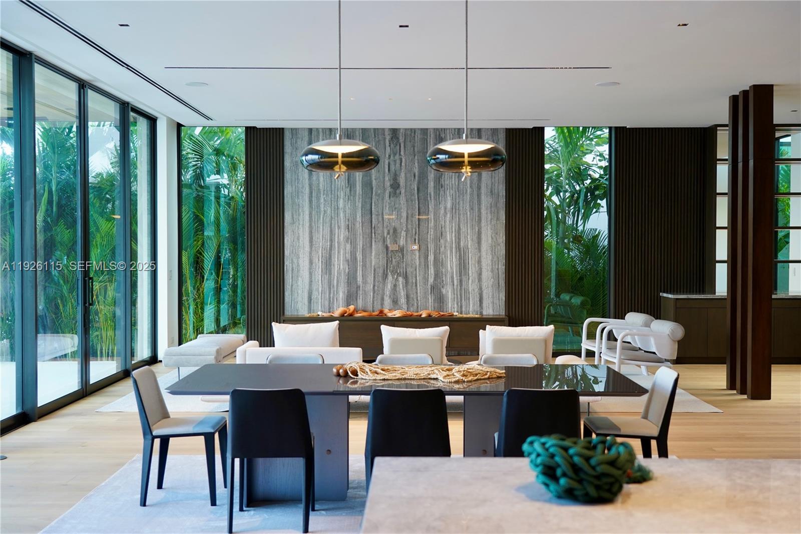 1041 N Venetian Dr Miami, FL 33139