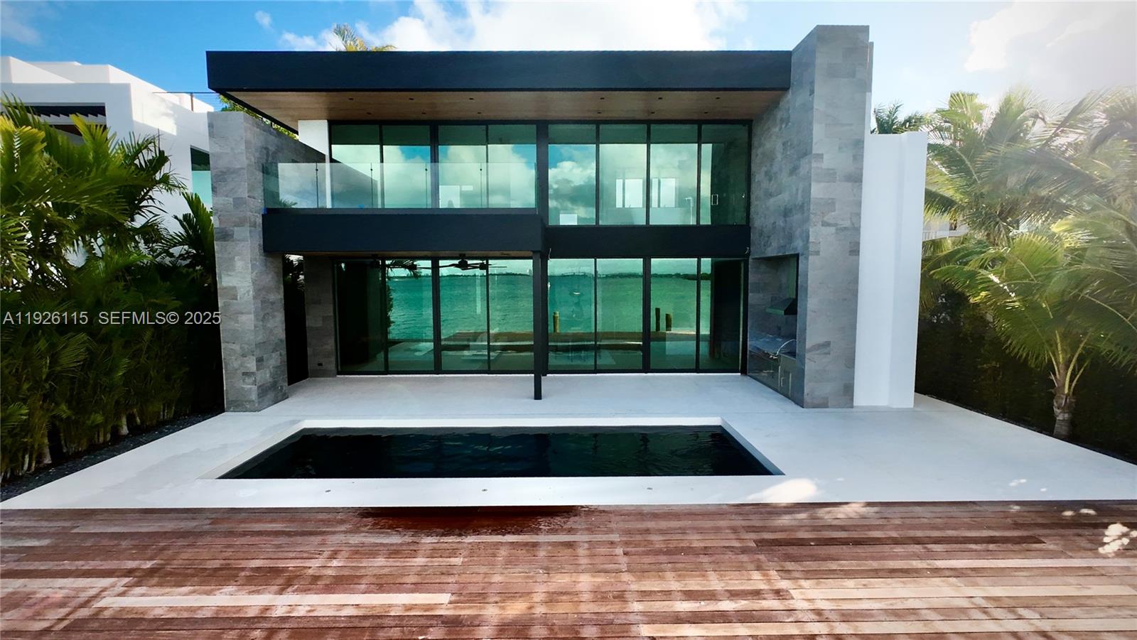 1041 N Venetian Dr Miami, FL 33139