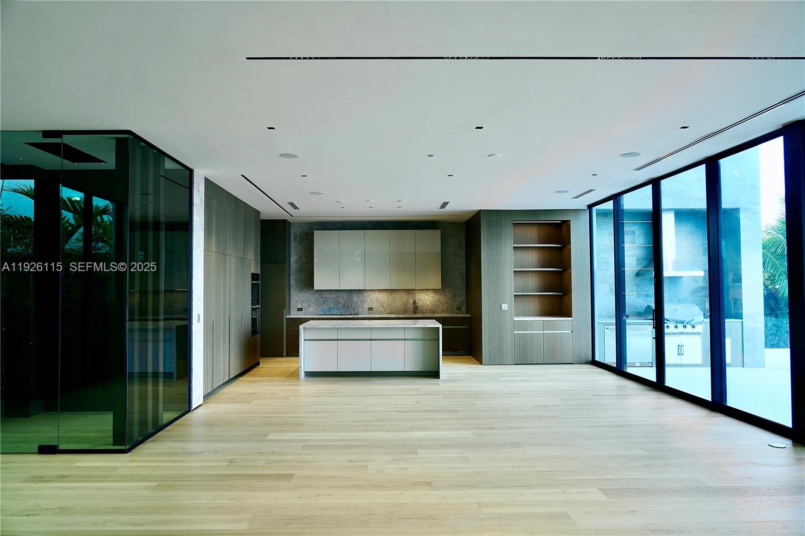 1041 N Venetian Dr Miami, FL 33139