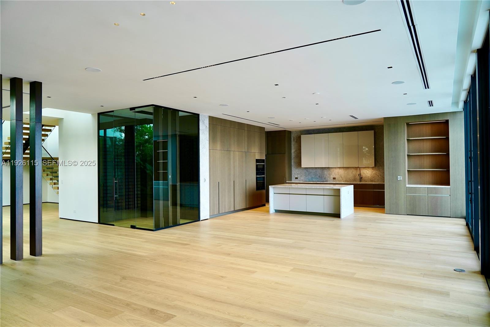 1041 N Venetian Dr Miami, FL 33139