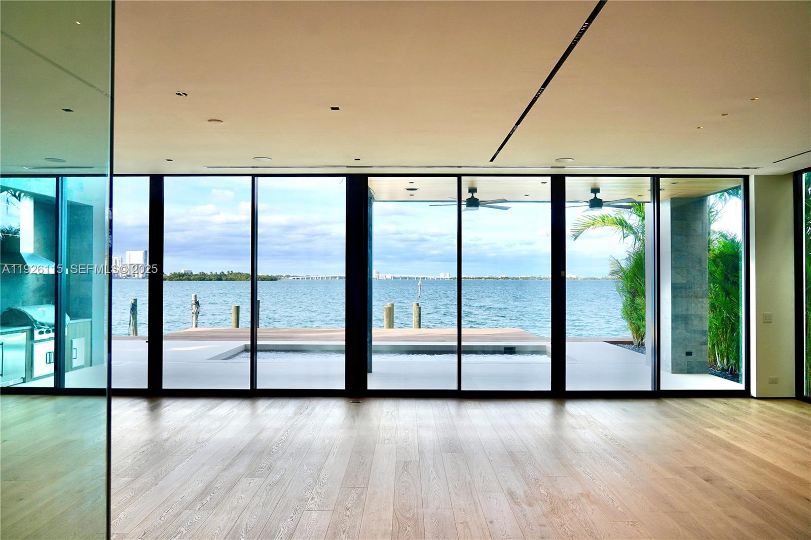 1041 N Venetian Dr Miami, FL 33139