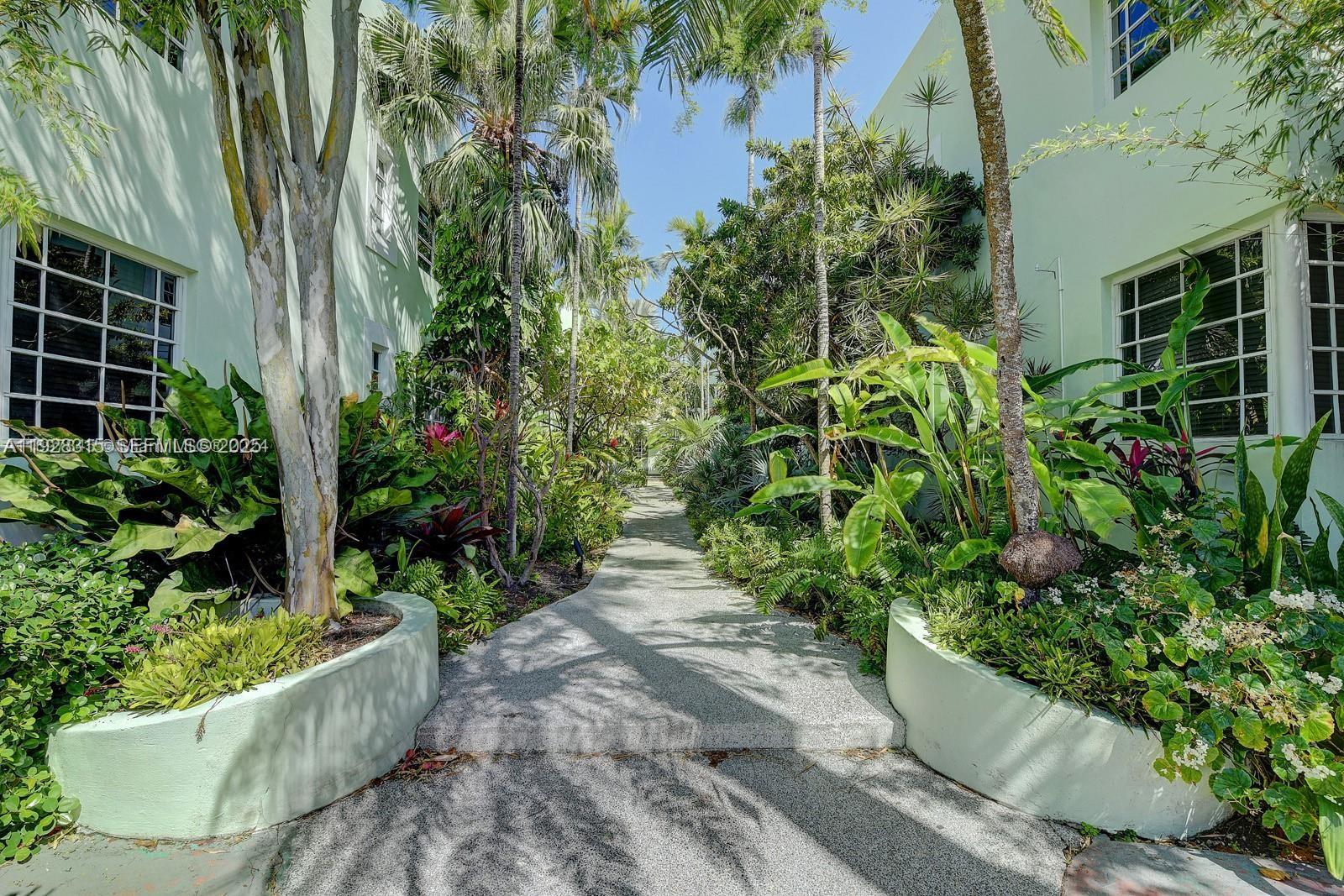 1571 Pennsylvania Ave #4S