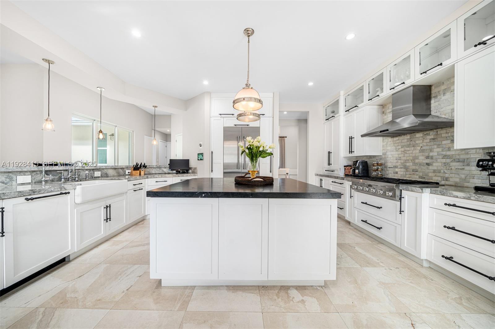 7222 SW 79th Ter Miami, FL 33143