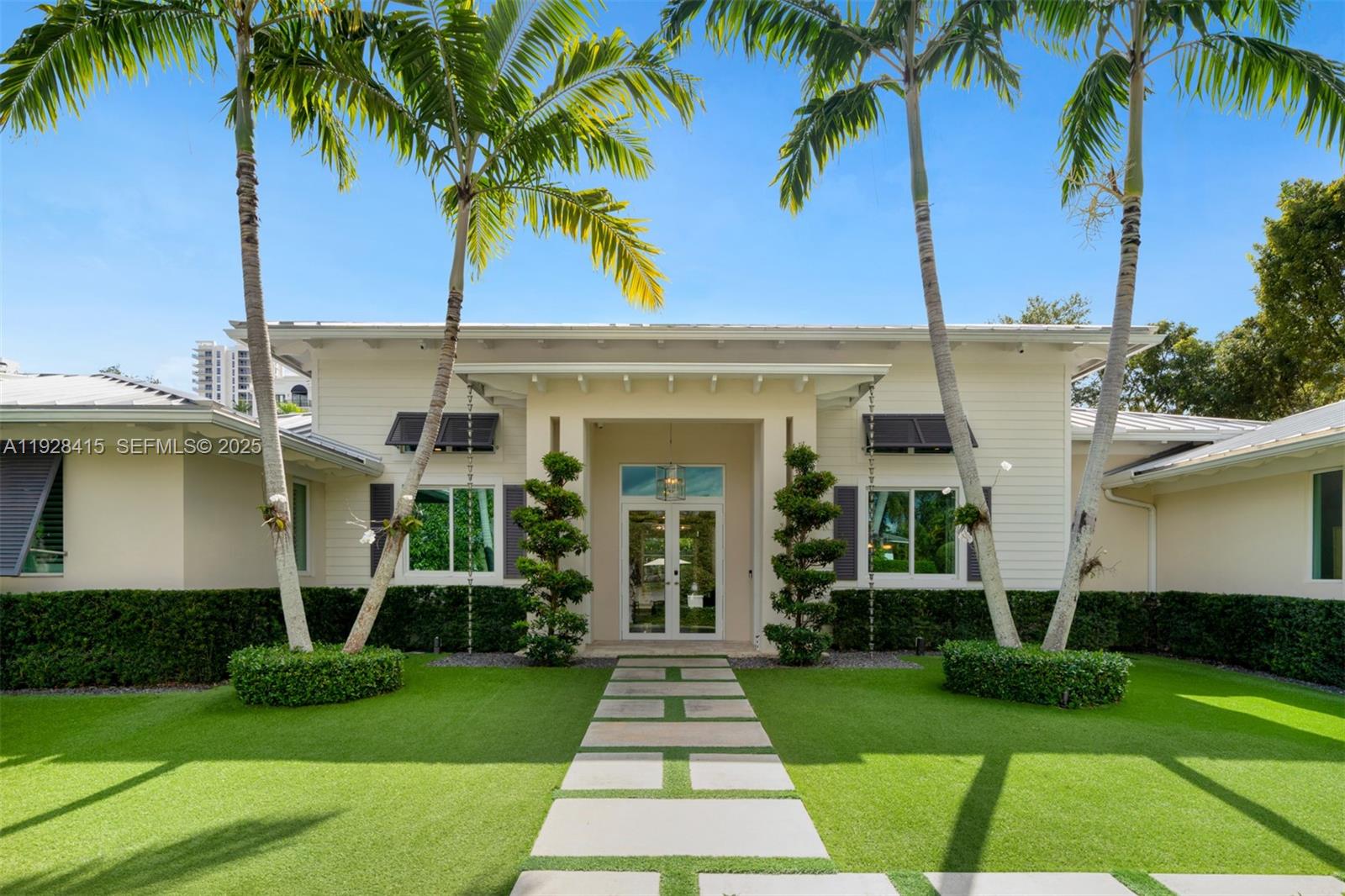 7222 SW 79th Ter Miami, FL 33143