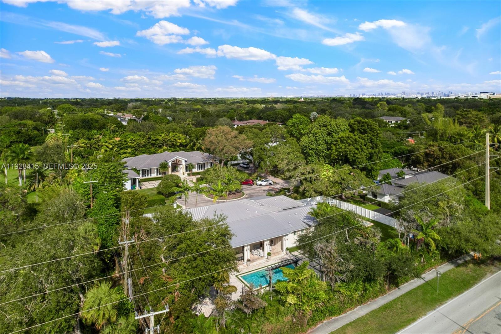 7222 SW 79th Ter Miami, FL 33143