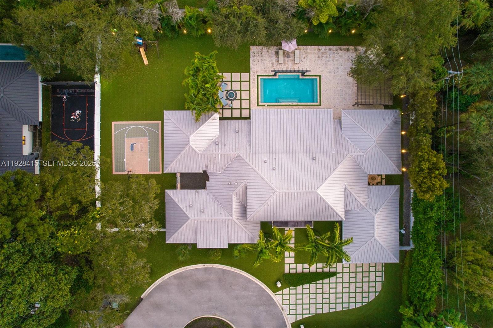 7222 SW 79th Ter Miami, FL 33143