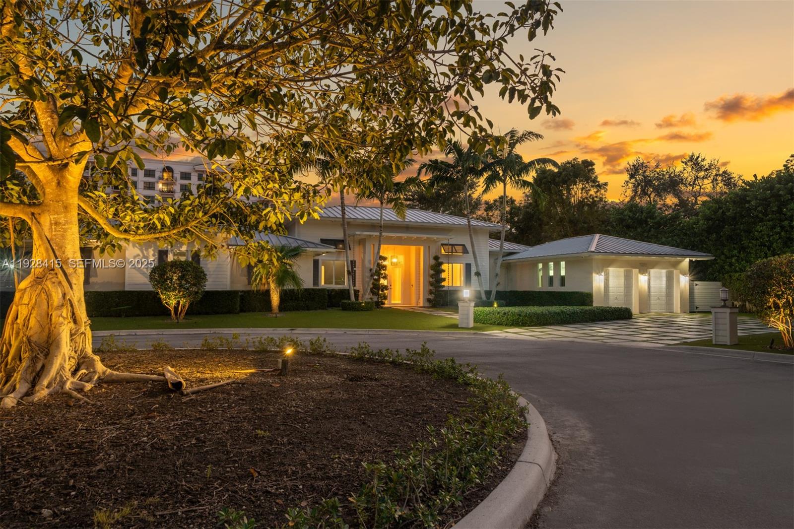 7222 SW 79th Ter Miami, FL 33143