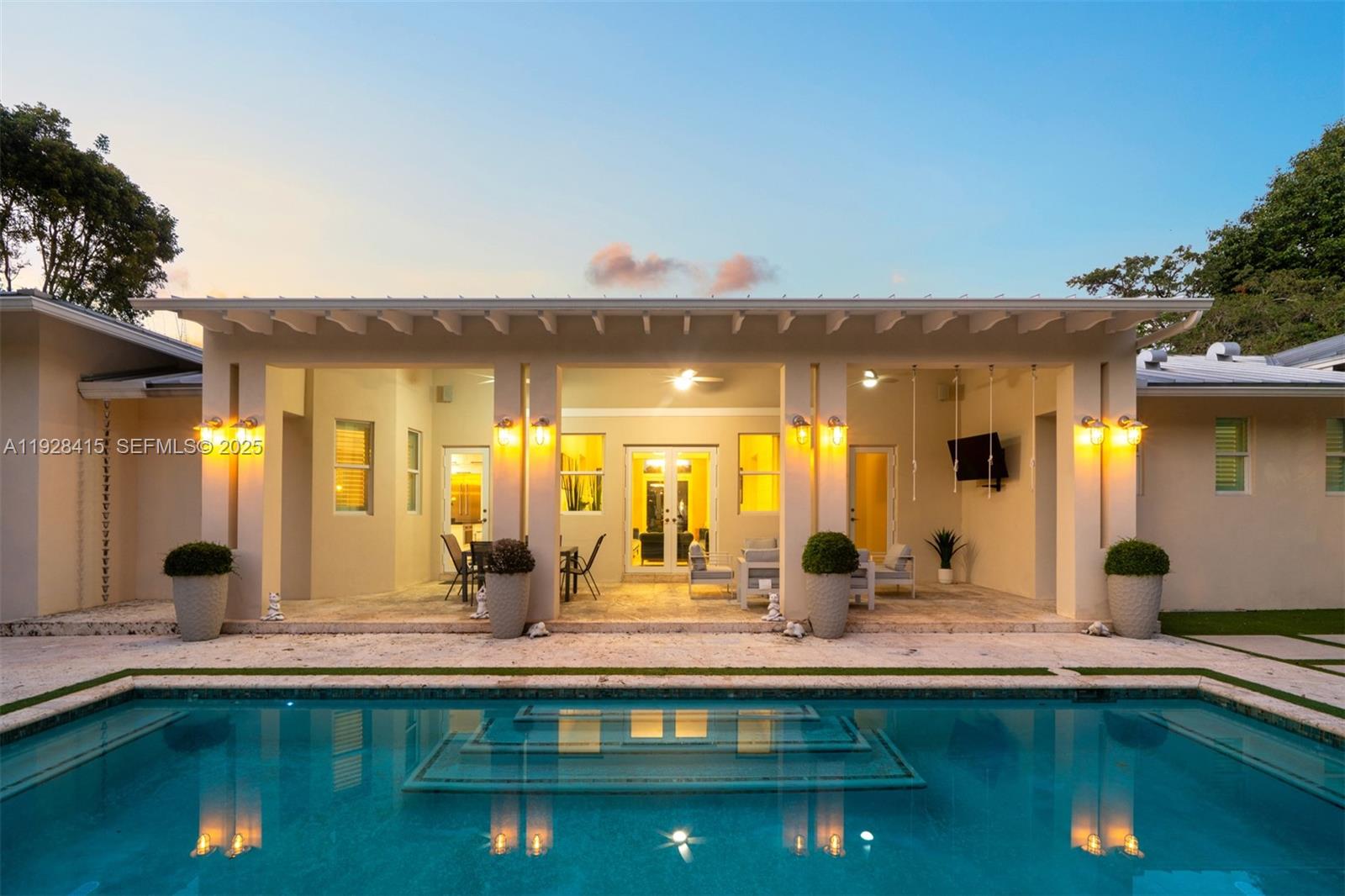 7222 SW 79th Ter Miami, FL 33143