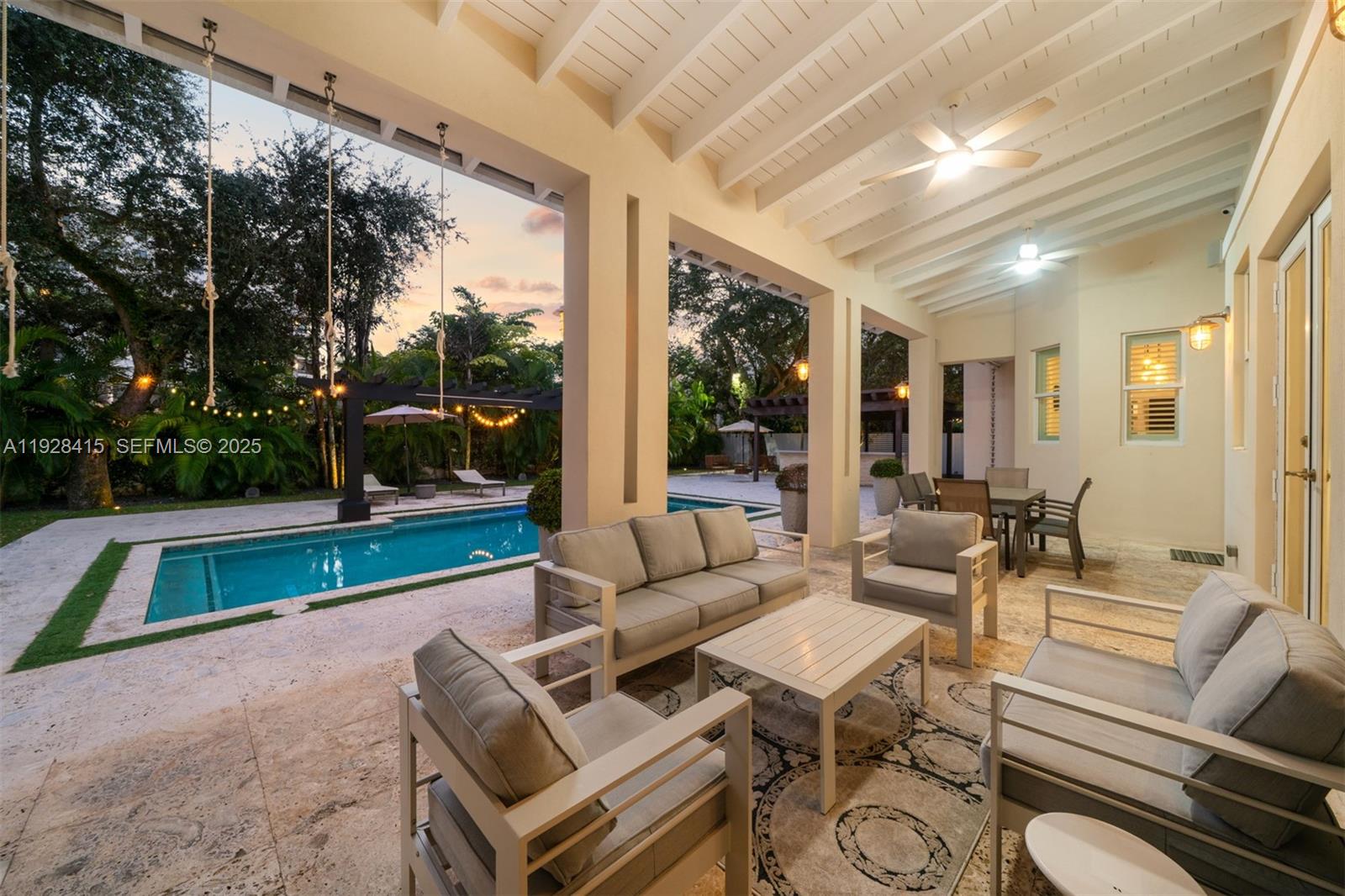 7222 SW 79th Ter Miami, FL 33143