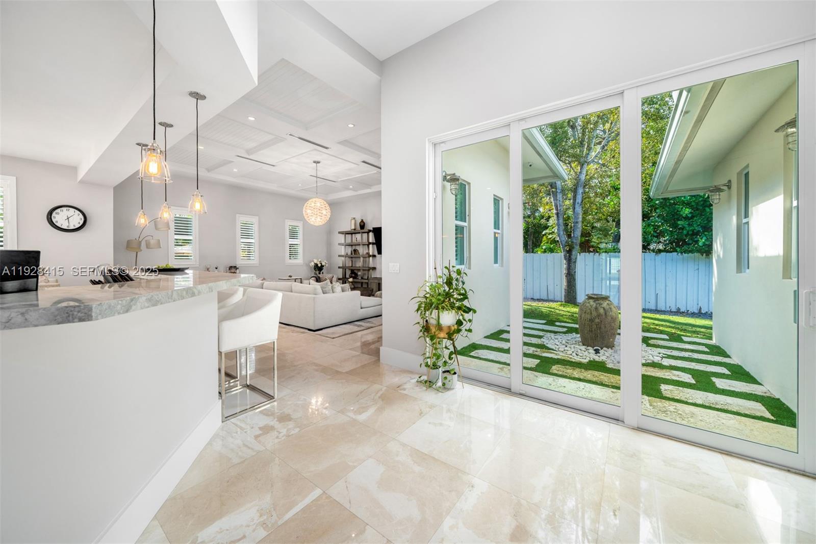 7222 SW 79th Ter Miami, FL 33143