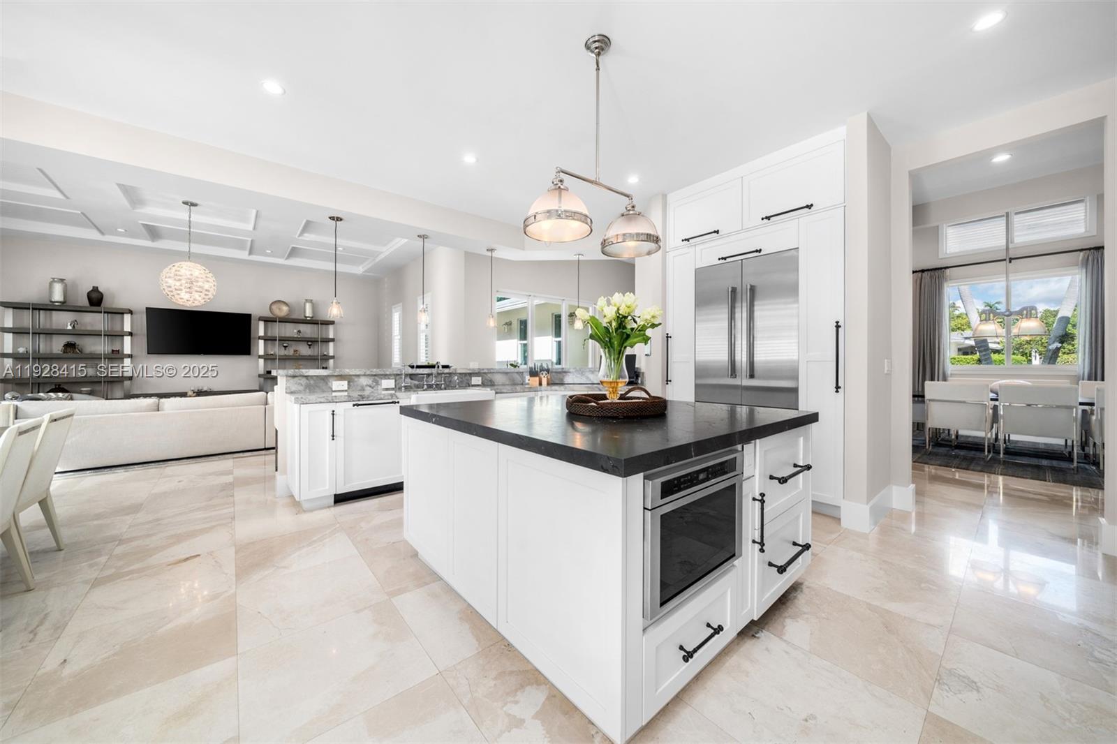 7222 SW 79th Ter Miami, FL 33143