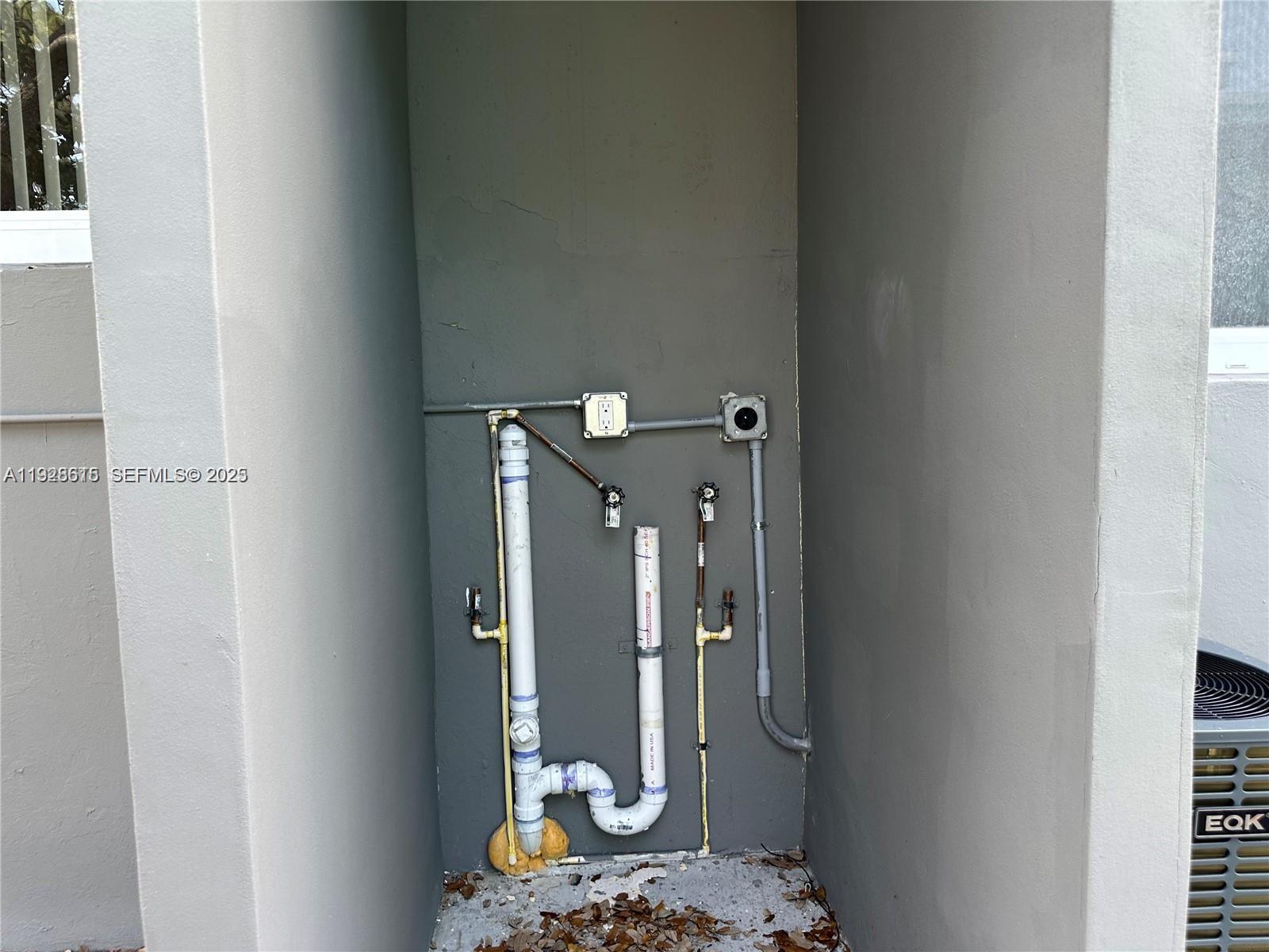 1894 NW 53rd St Miami, FL 33142