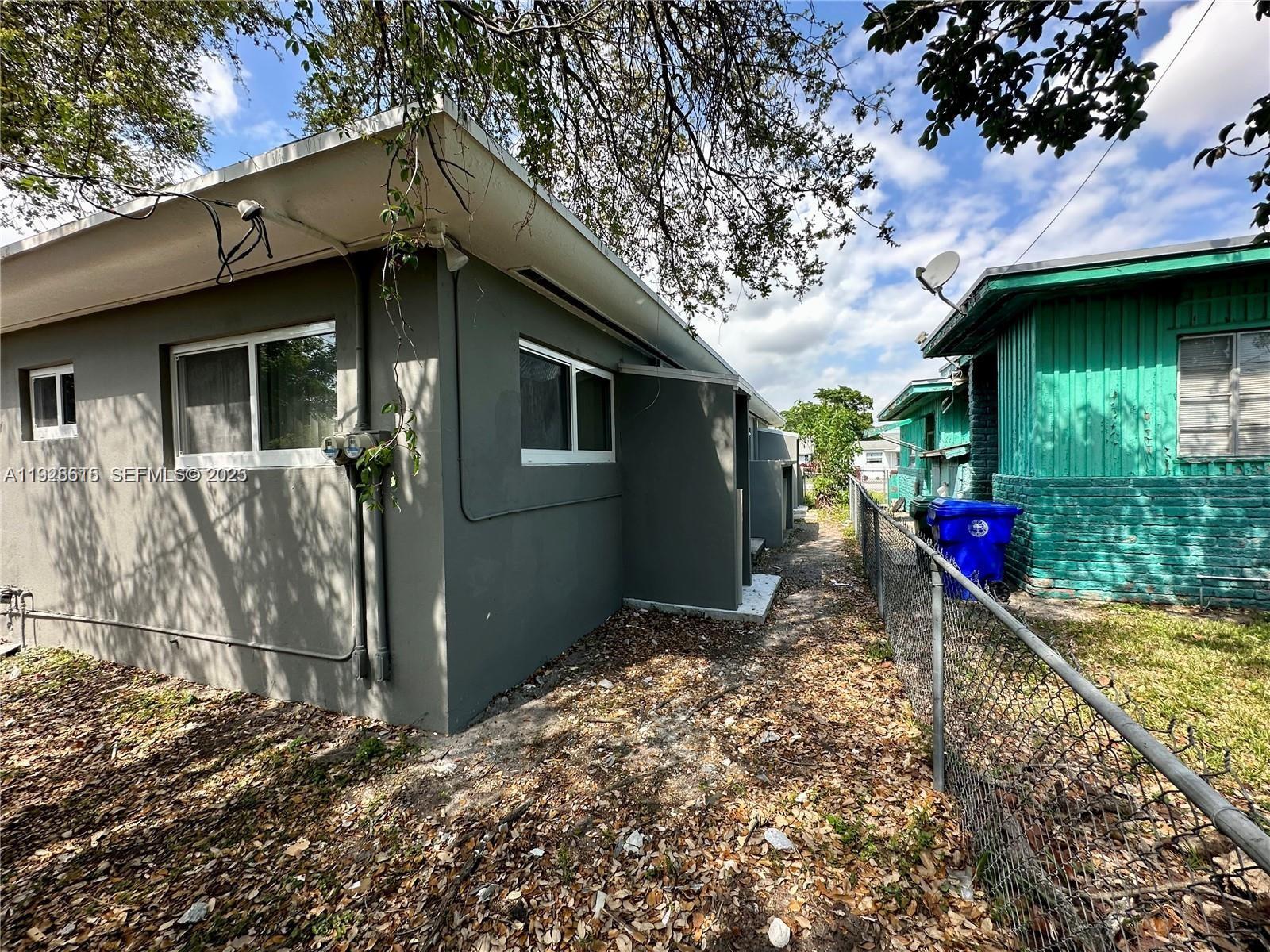 1894 NW 53rd St Miami, FL 33142