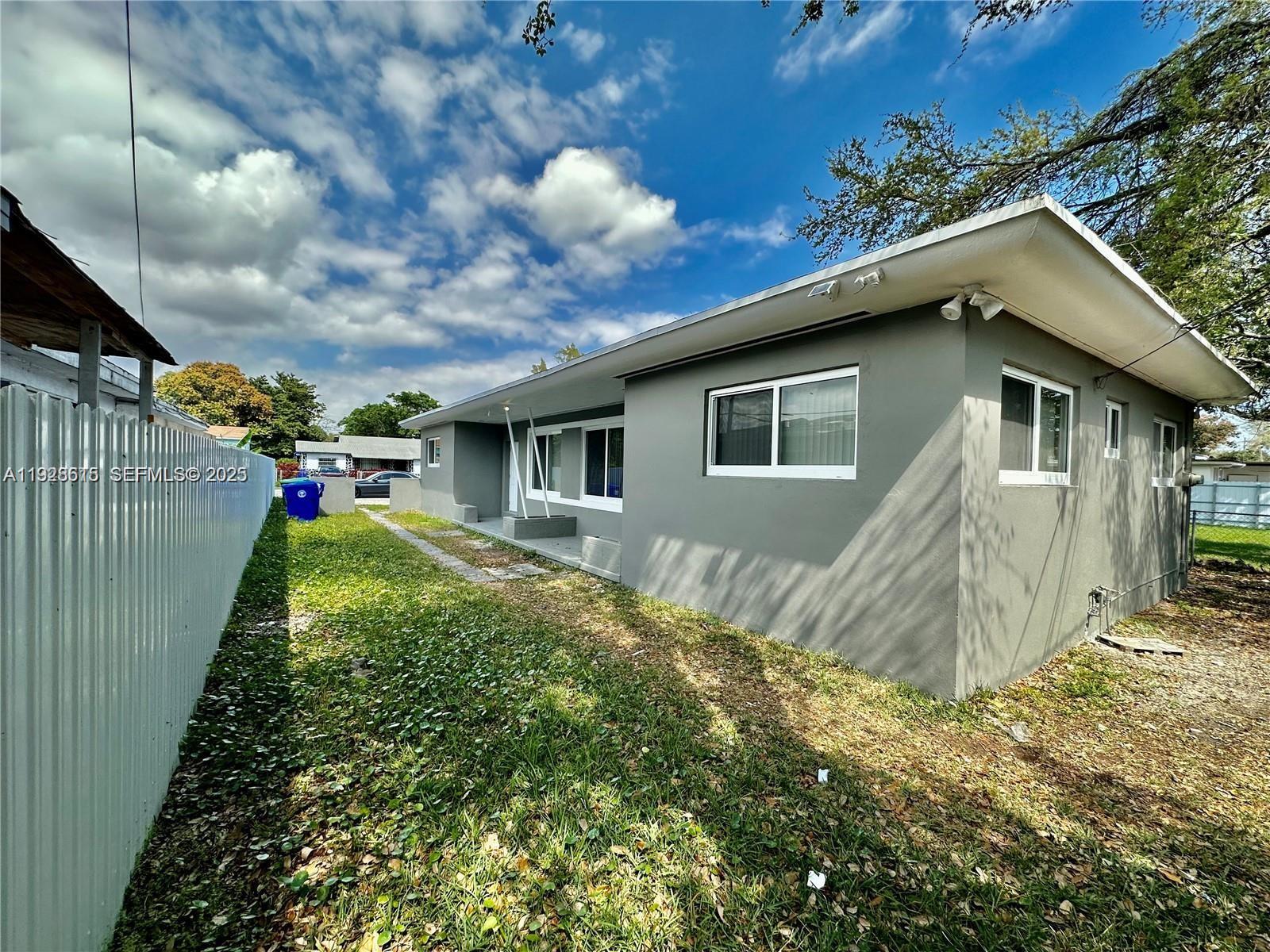 1894 NW 53rd St Miami, FL 33142