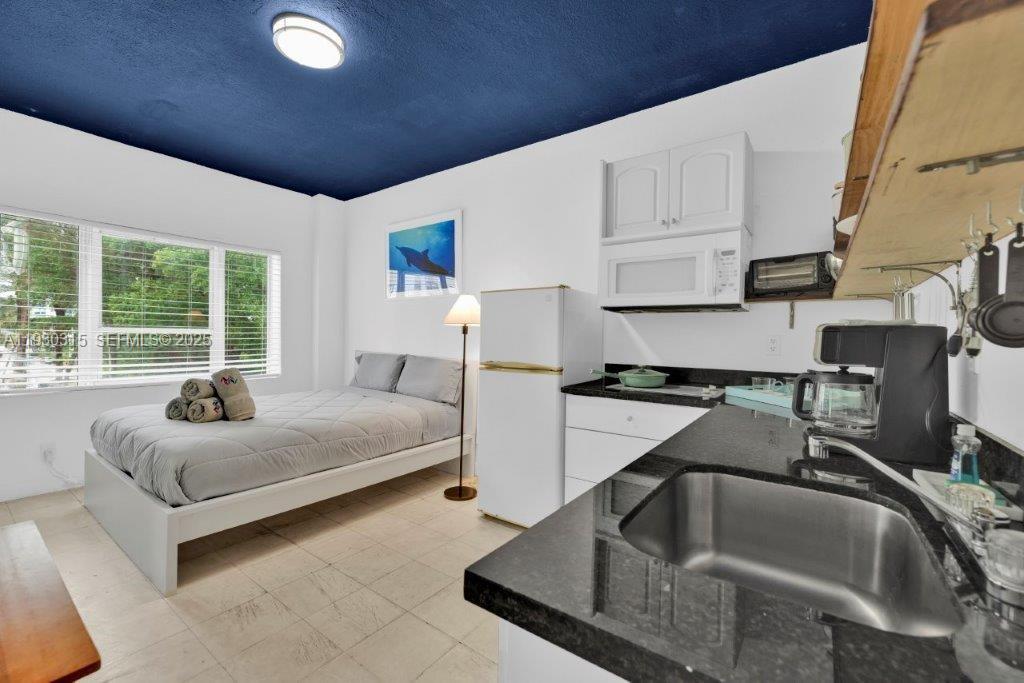 255 W 24th St #302 Miami Beach, FL 33140