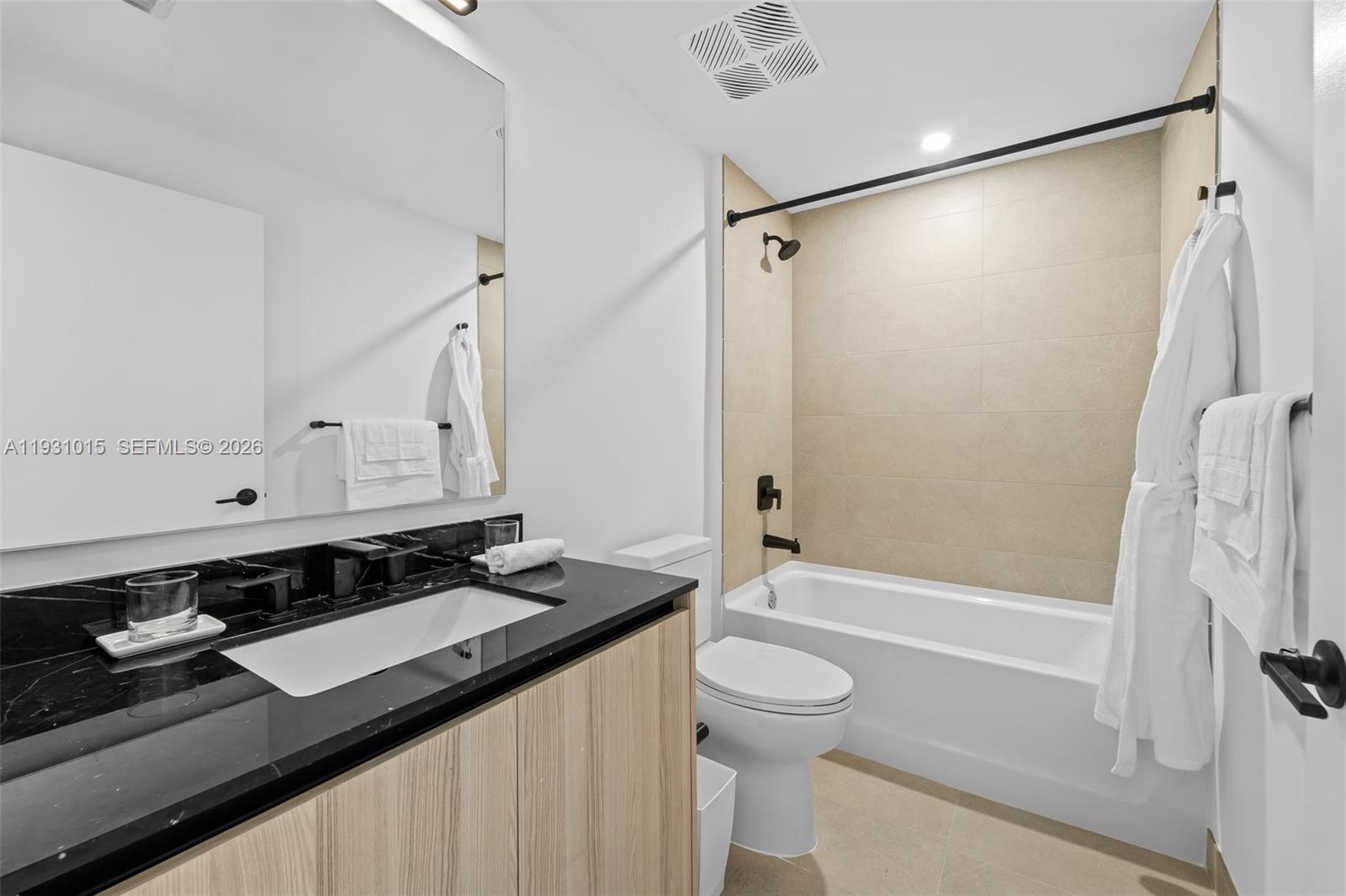 225 N Miami Ave #912 Miami, FL 33128