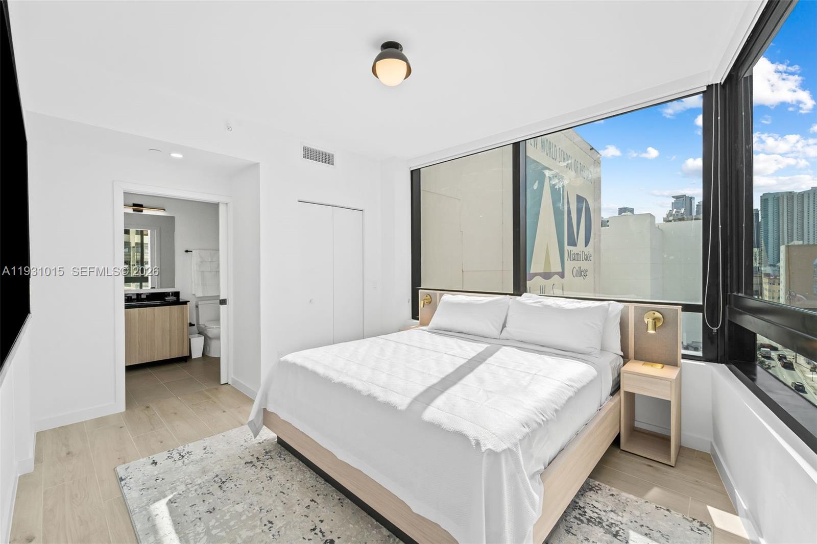 225 N Miami Ave #912 Miami, FL 33128