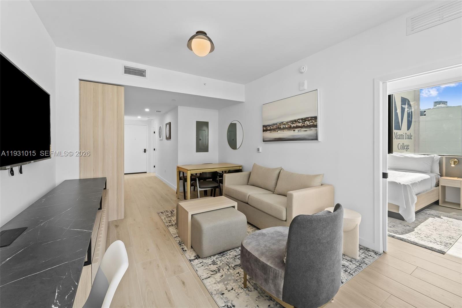 225 N Miami Ave #912 Miami, FL 33128