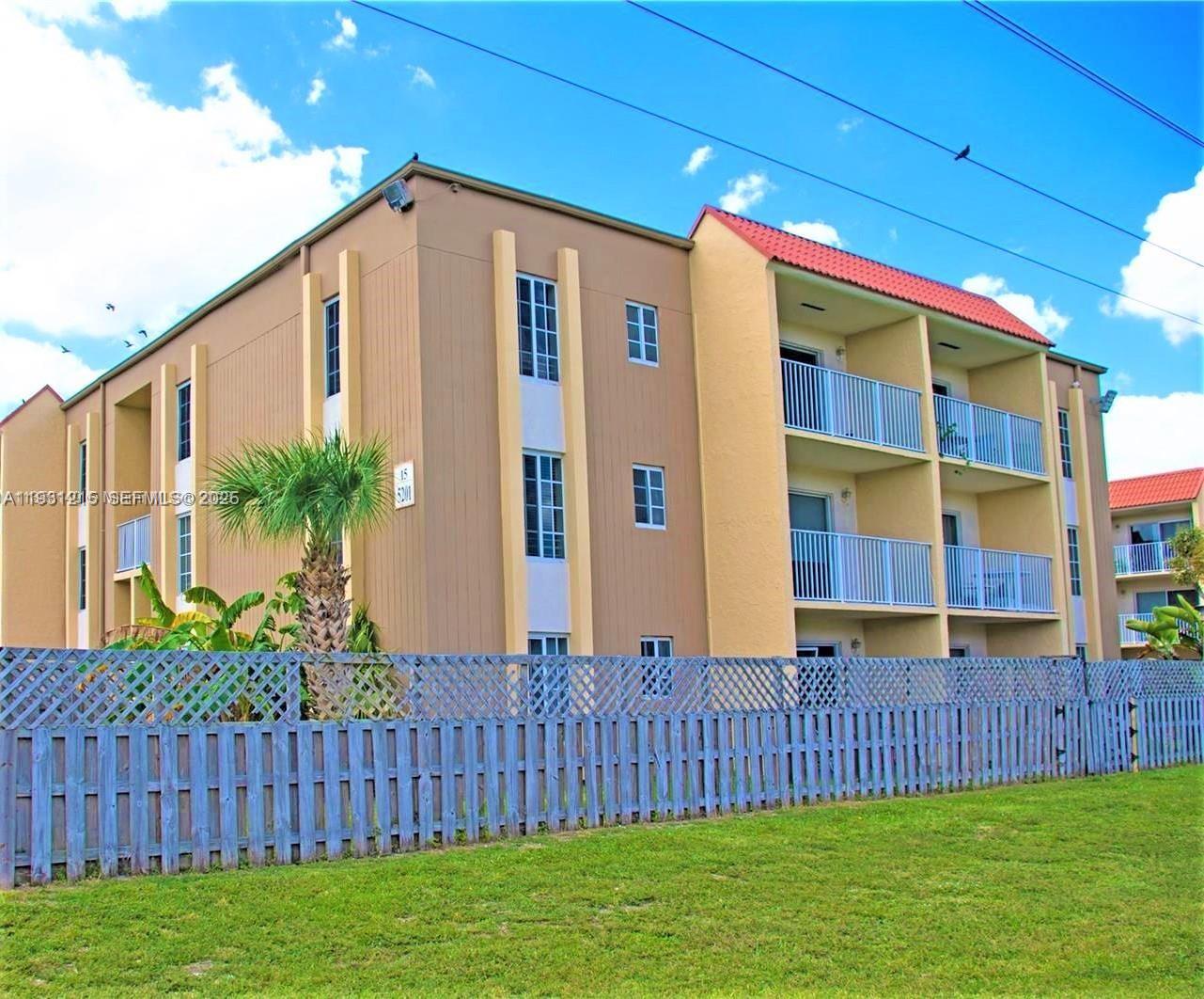 5201 Geneva Way #304