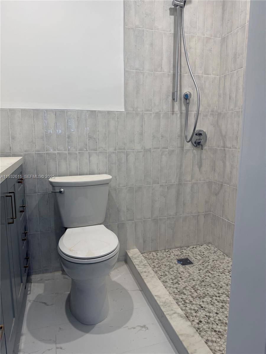 3551 NW 20th St Miami, FL 33142