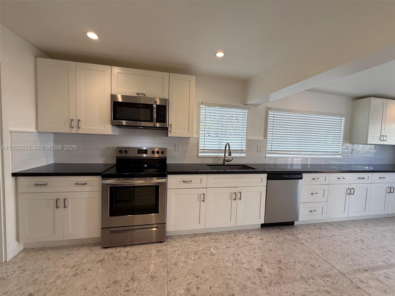 3551 NW 20th St Miami, FL 33142