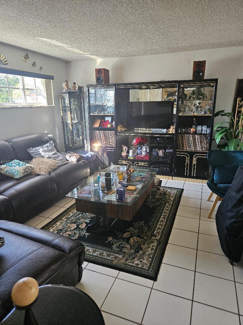 17601 SW 108th Ct Miami, FL 33157