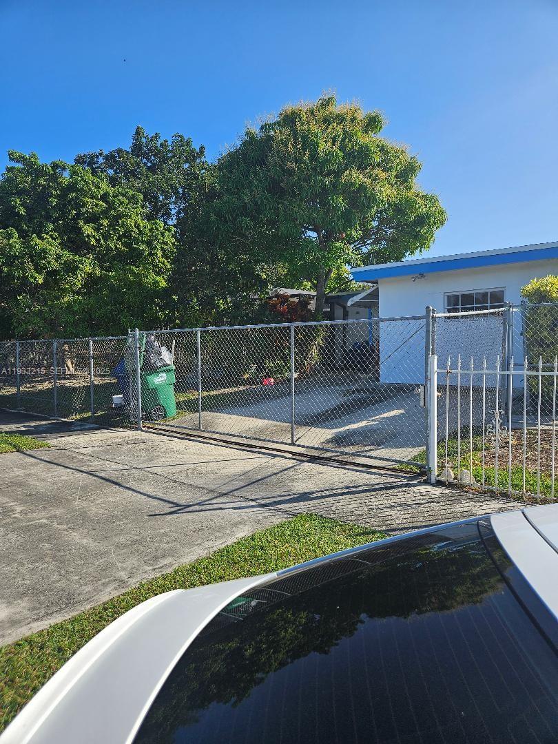 17601 SW 108th Ct Miami, FL 33157