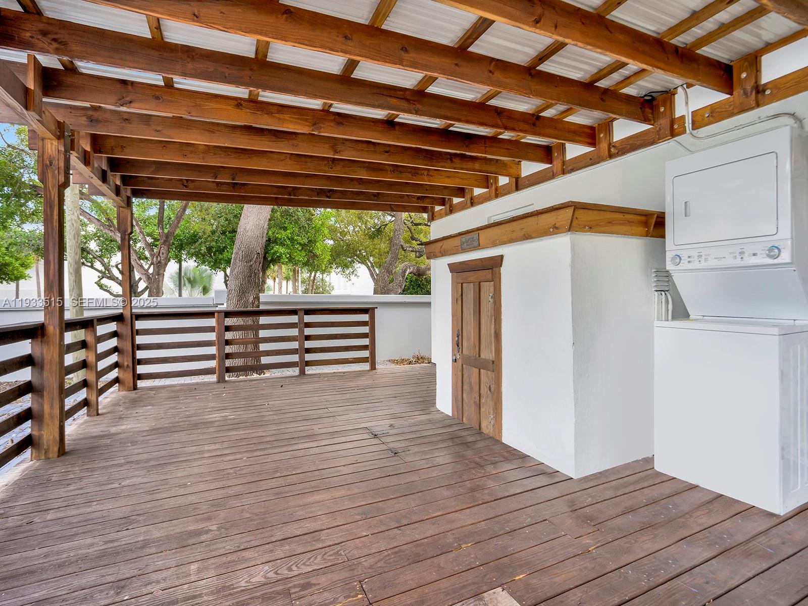 2055 NE 140th St North Miami Beach, FL 33181