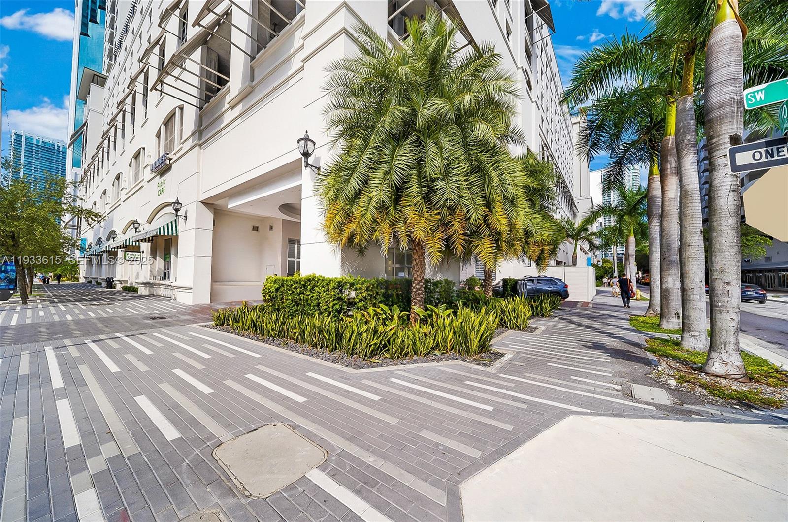 image Nine at Mary Brickell Village18