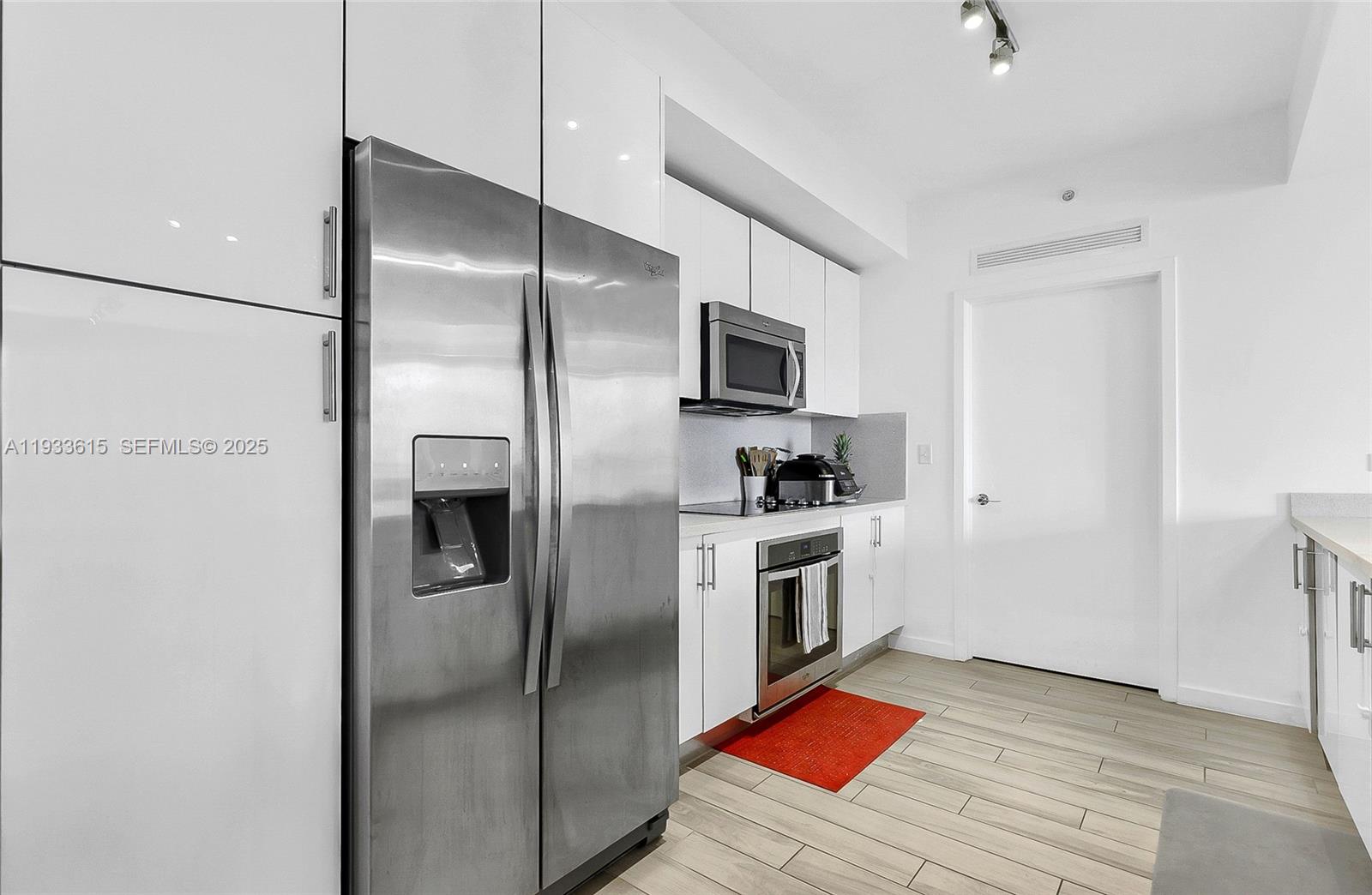 image Nine at Mary Brickell Village3