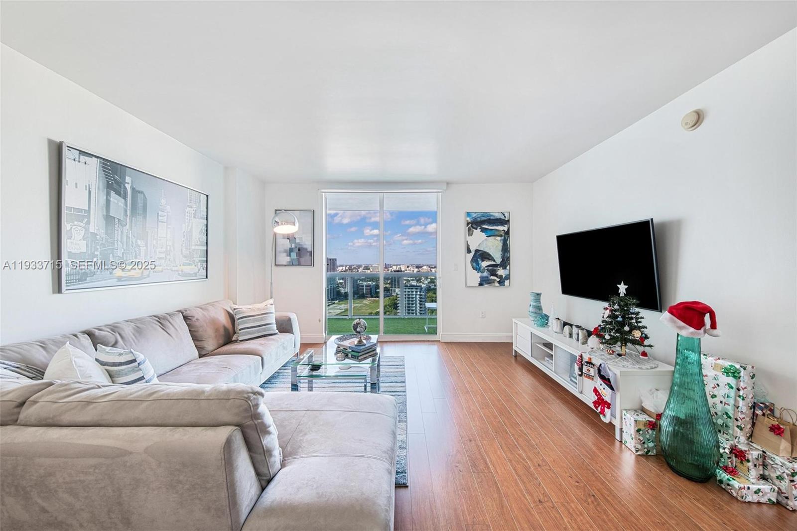 1800 N Bayshore Dr #3206