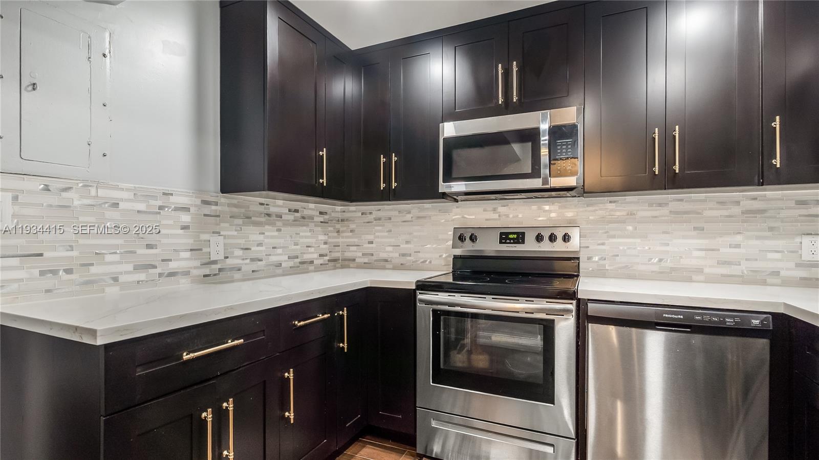 4289 N 76th Ave Davie, FL 33024