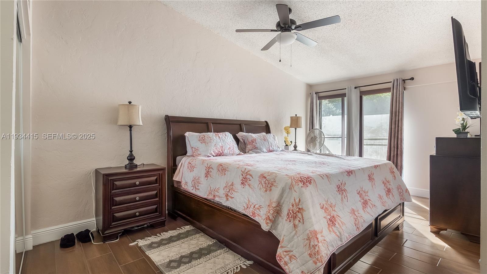 4289 N 76th Ave Davie, FL 33024