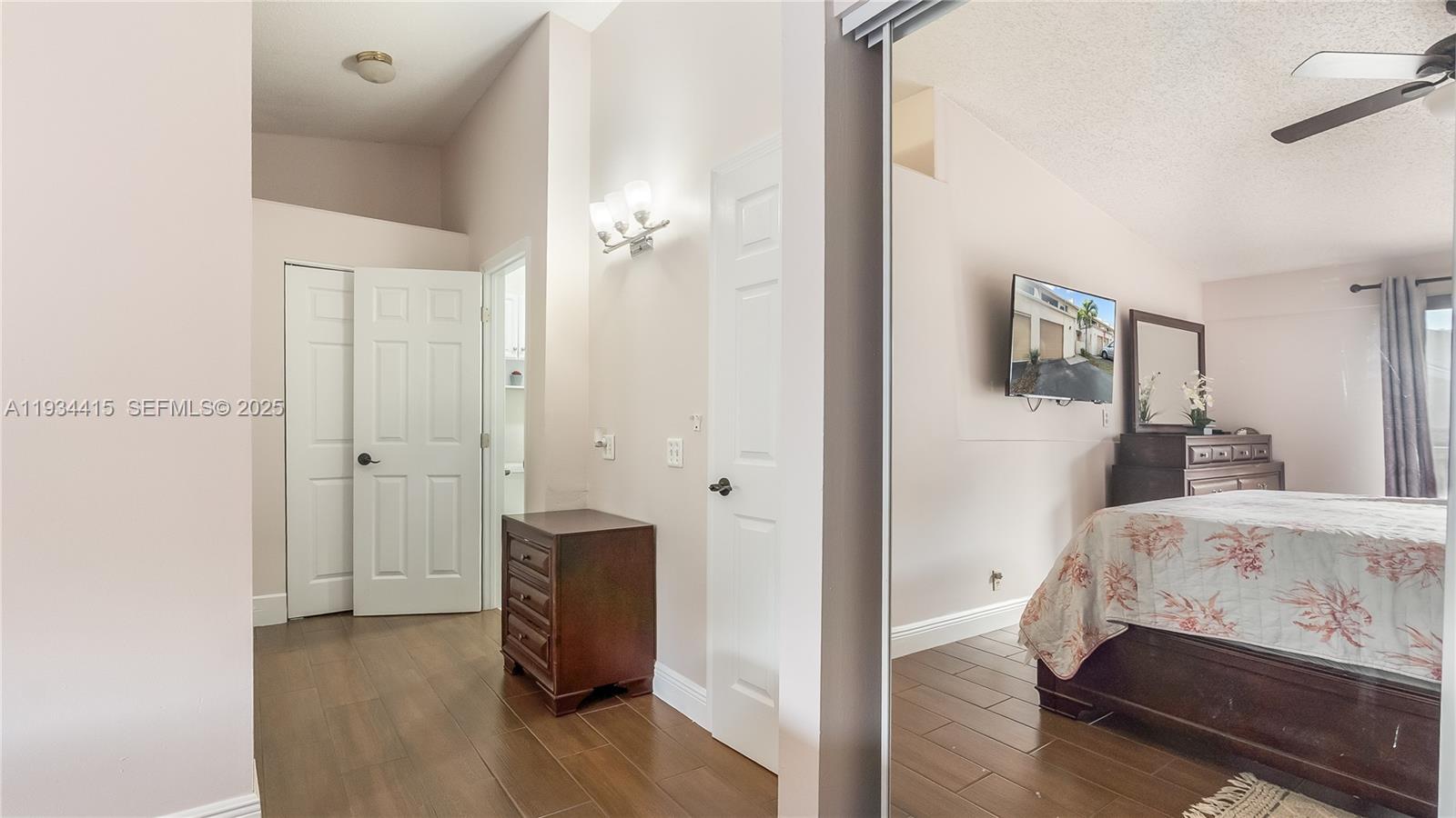 4289 N 76th Ave Davie, FL 33024