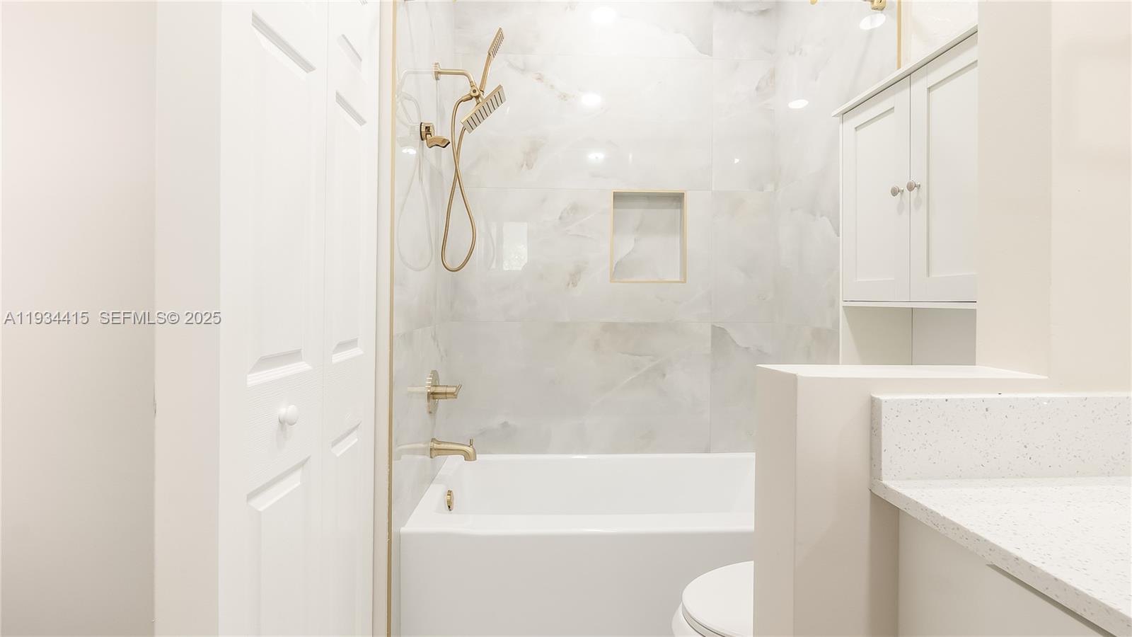 4289 N 76th Ave Davie, FL 33024