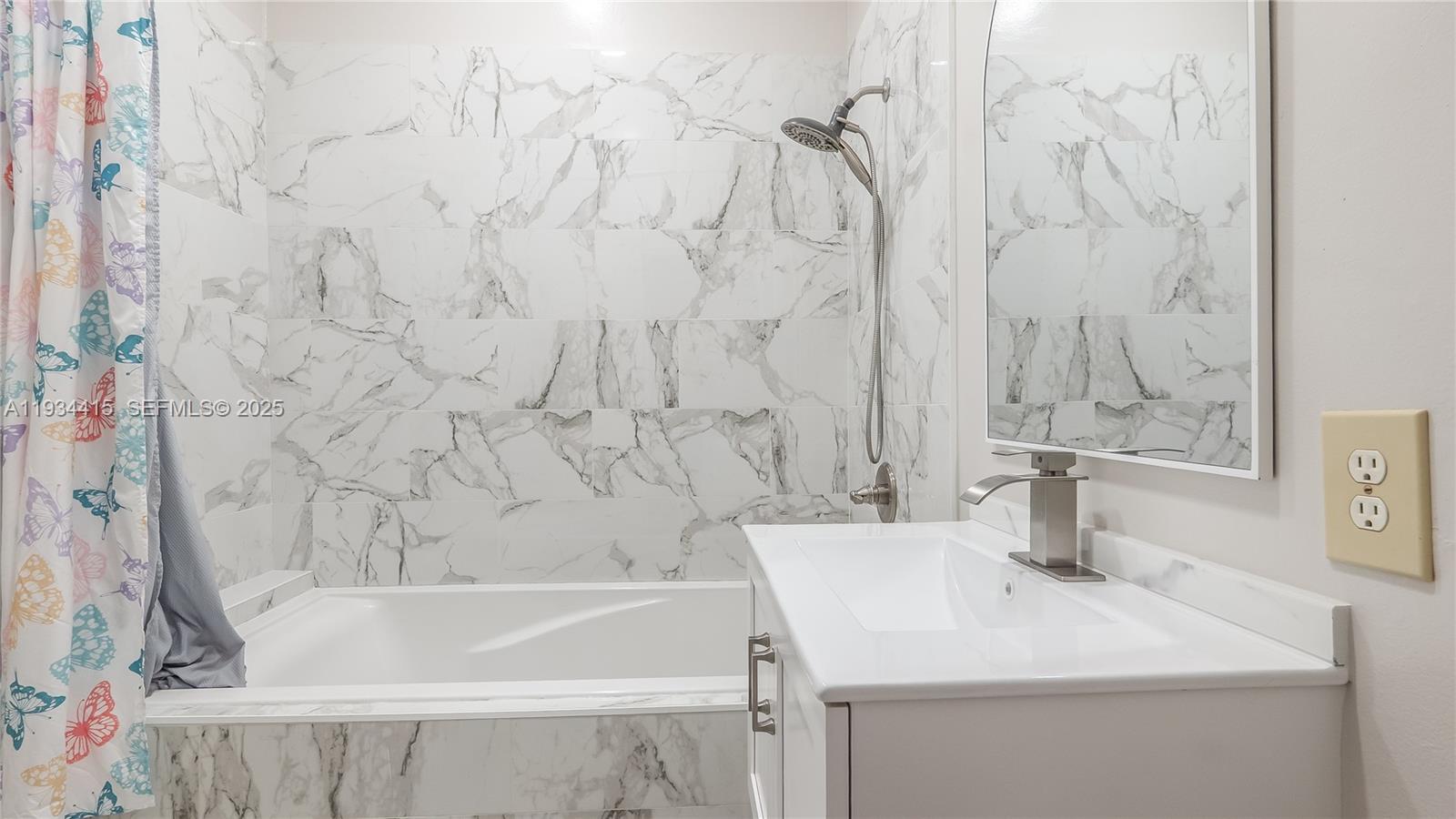 4289 N 76th Ave Davie, FL 33024