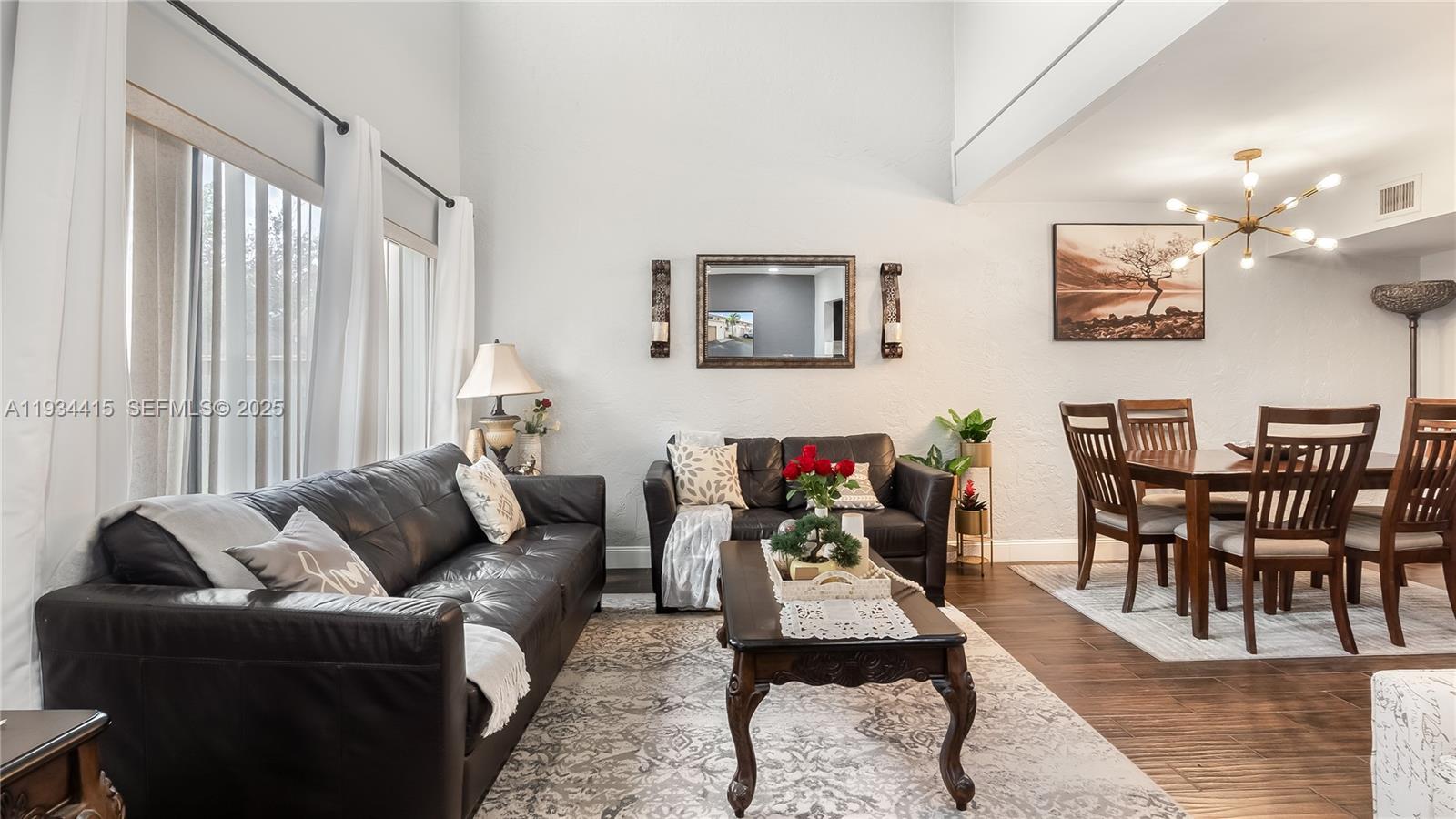 4289 N 76th Ave Davie, FL 33024