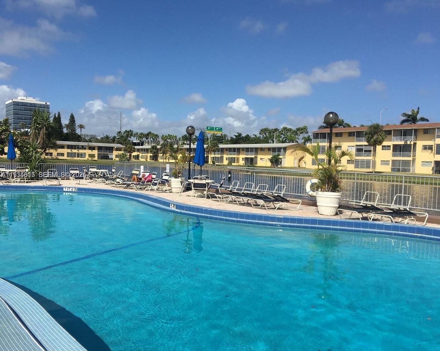 2800 NE 203rd St #10 Aventura, FL 33180