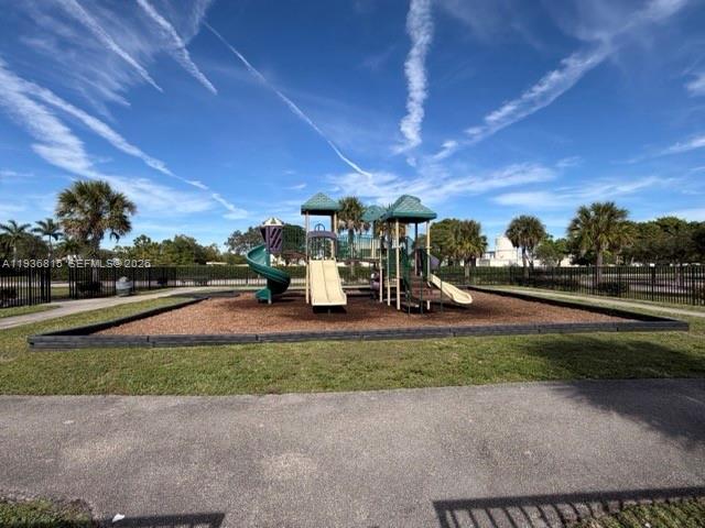 8605 NW 35th Ct #G Coral Springs, FL 33065