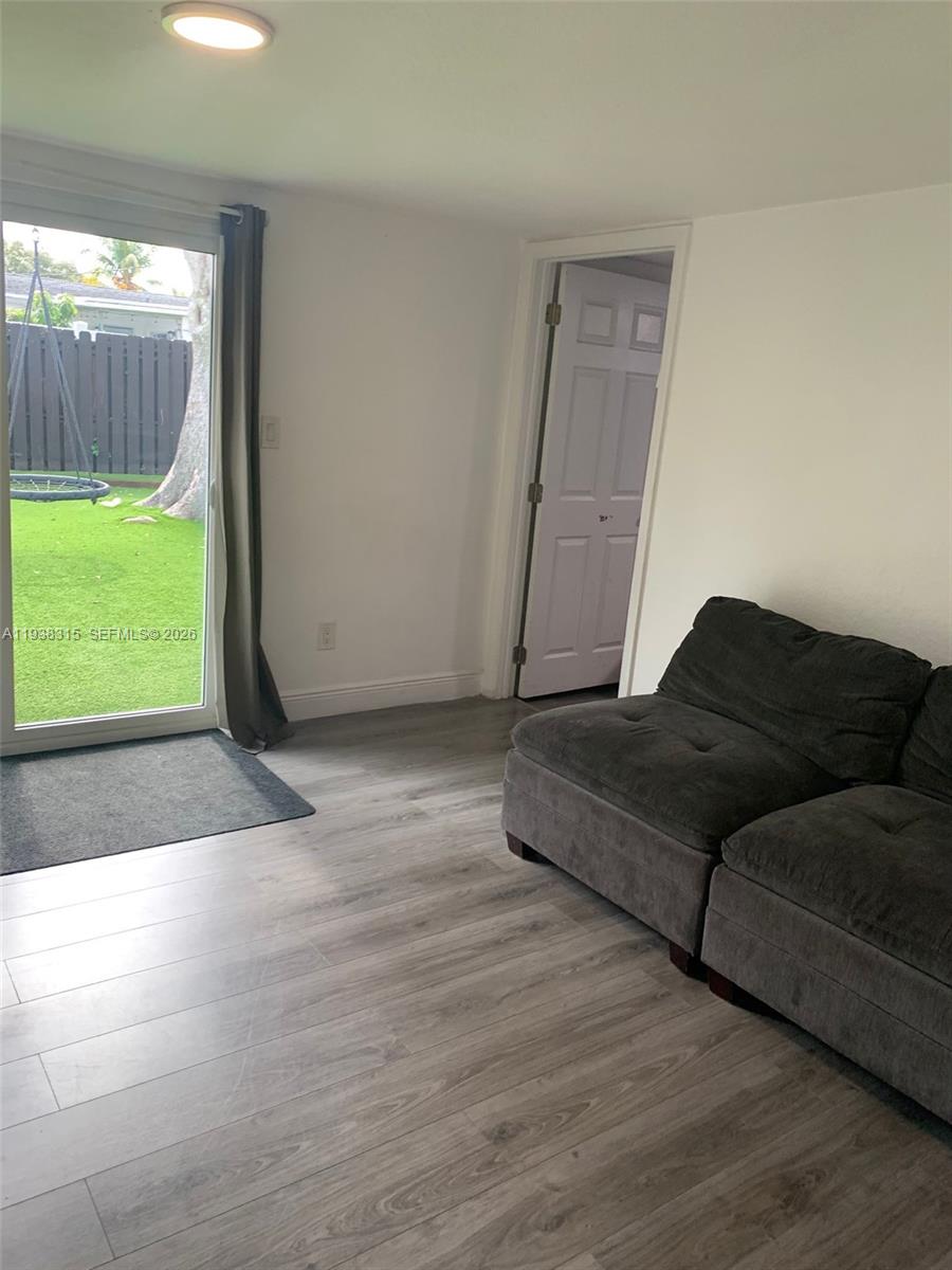 6620 Custer St Hollywood, FL 33024