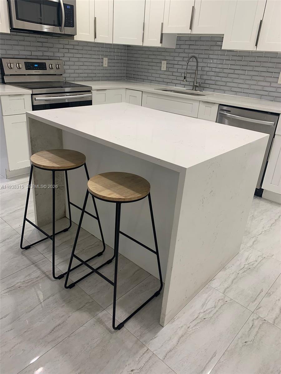 6620 Custer St Hollywood, FL 33024