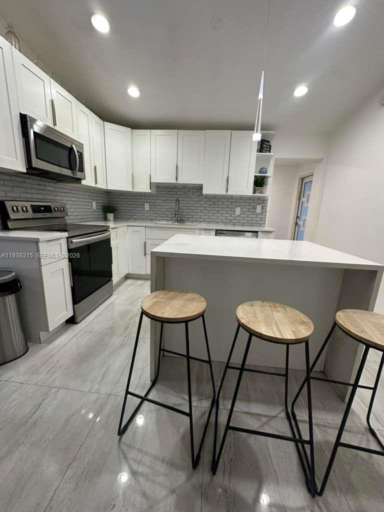 6620 Custer St Hollywood, FL 33024