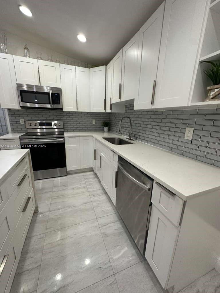 6620 Custer St Hollywood, FL 33024