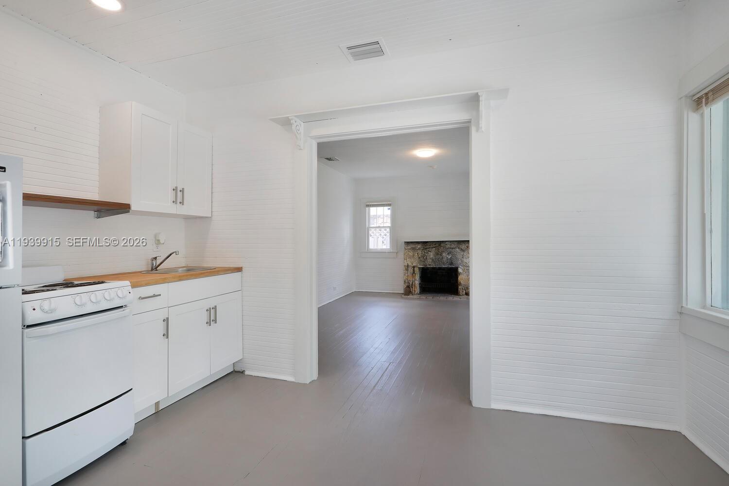 3660 Poinciana Ave Coconut Grove, FL 33133