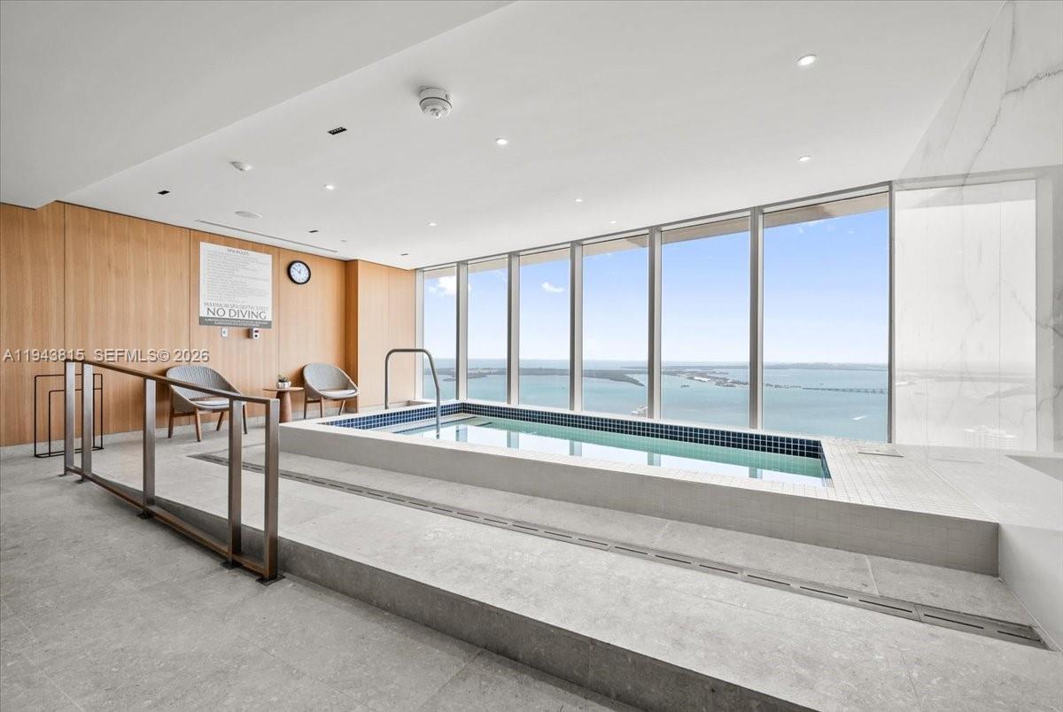 image Aston Martin Residences13